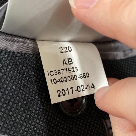 Indochino charcoal textured wool blazer size 48R - Picture 11 of 11